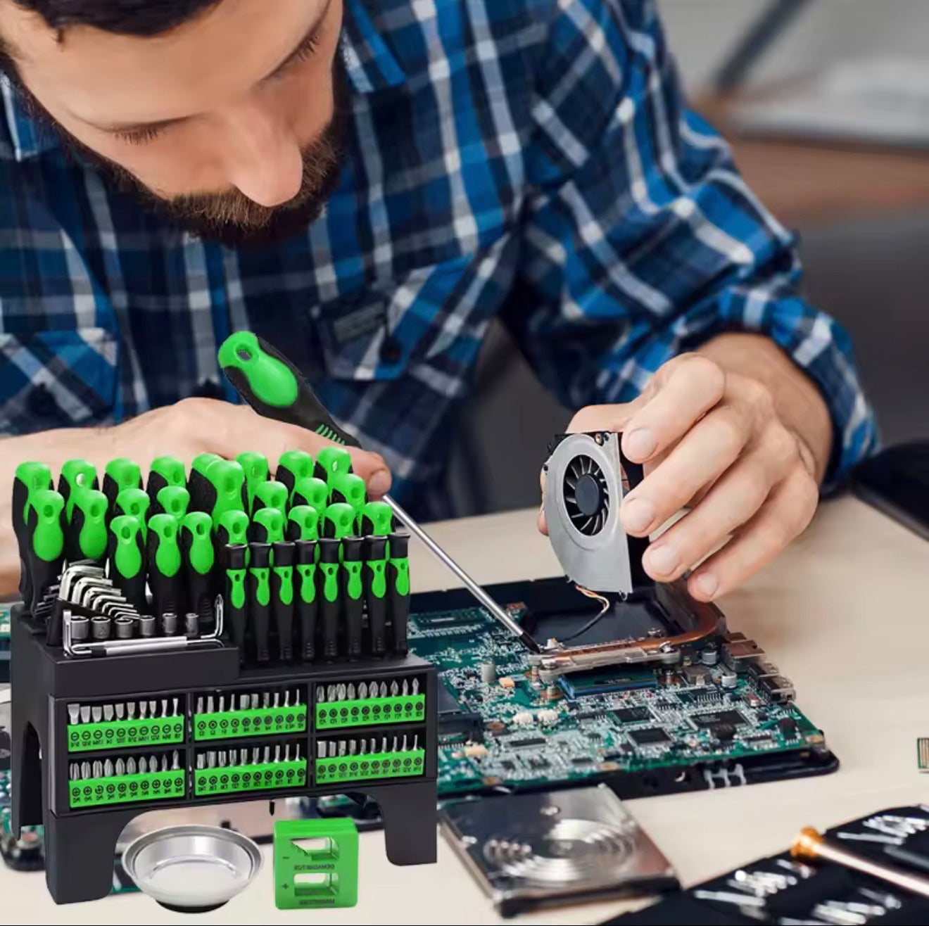 100pcs Screwdriver Set Insulated Magnetic Screwdriver Tool With Plastic Holder